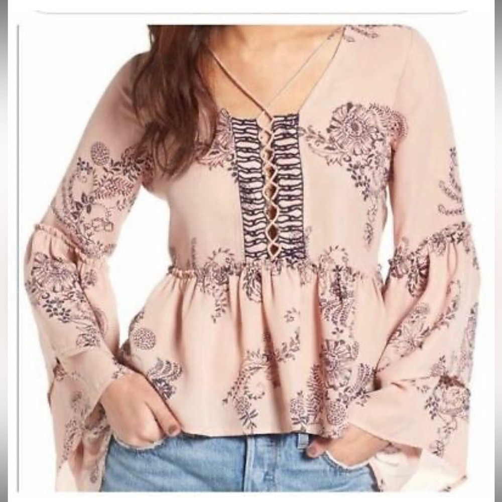 Sun & Shadow Criss Cross Blouse with Bell Sleeves ! Size Small